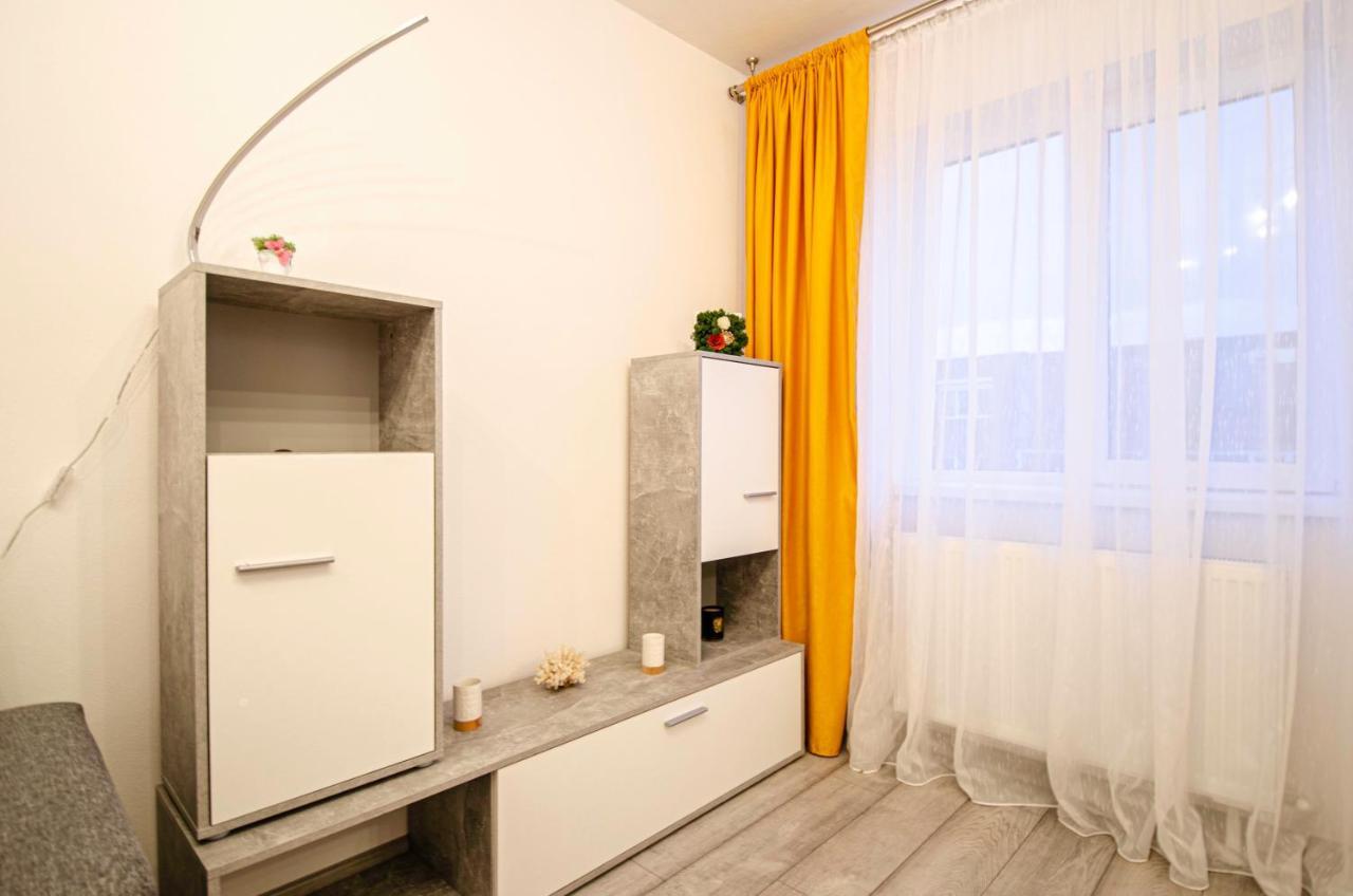 Miha Modern And Central Apartament Arad Eksteriør billede